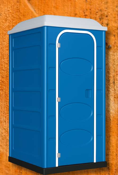 Banheiro químico azul modelo Standard da King Ban, com estrutura reforçada em polietileno rotomoldado e porta com detalhes ovais.